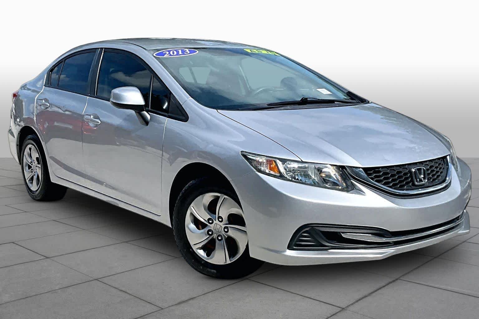 Used 2013 Alabaster Silver Metallic Honda LX image 3