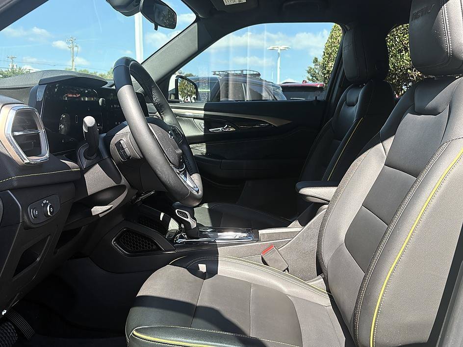 Used 2025 Cacti Green Chevrolet ACTIV image 9