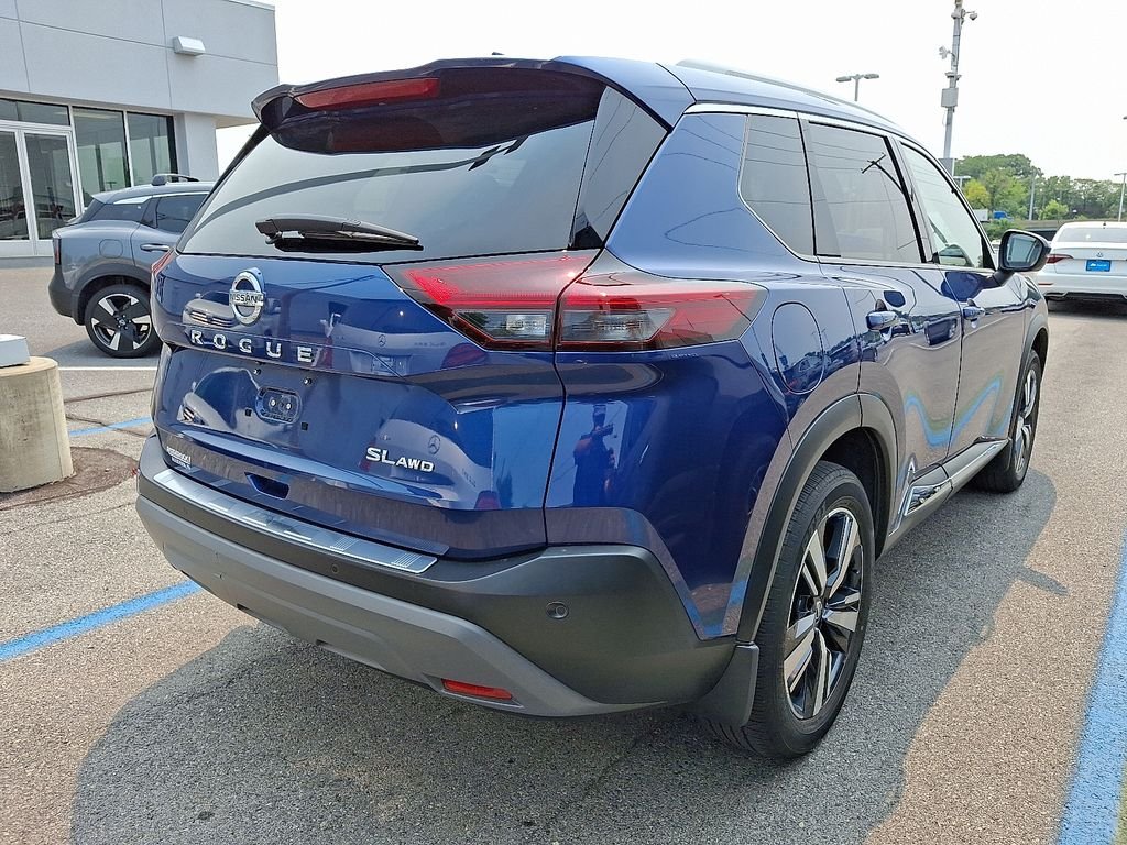 Used 2021 Blue Nissan SL image 6