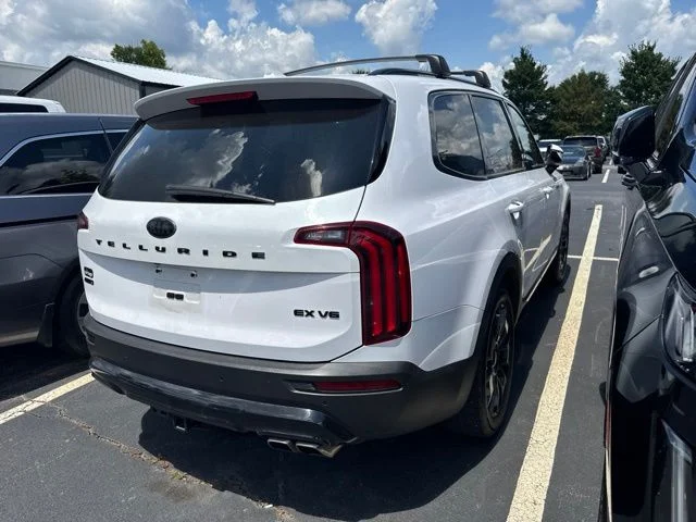 Used 2021 White Kia EX image 4