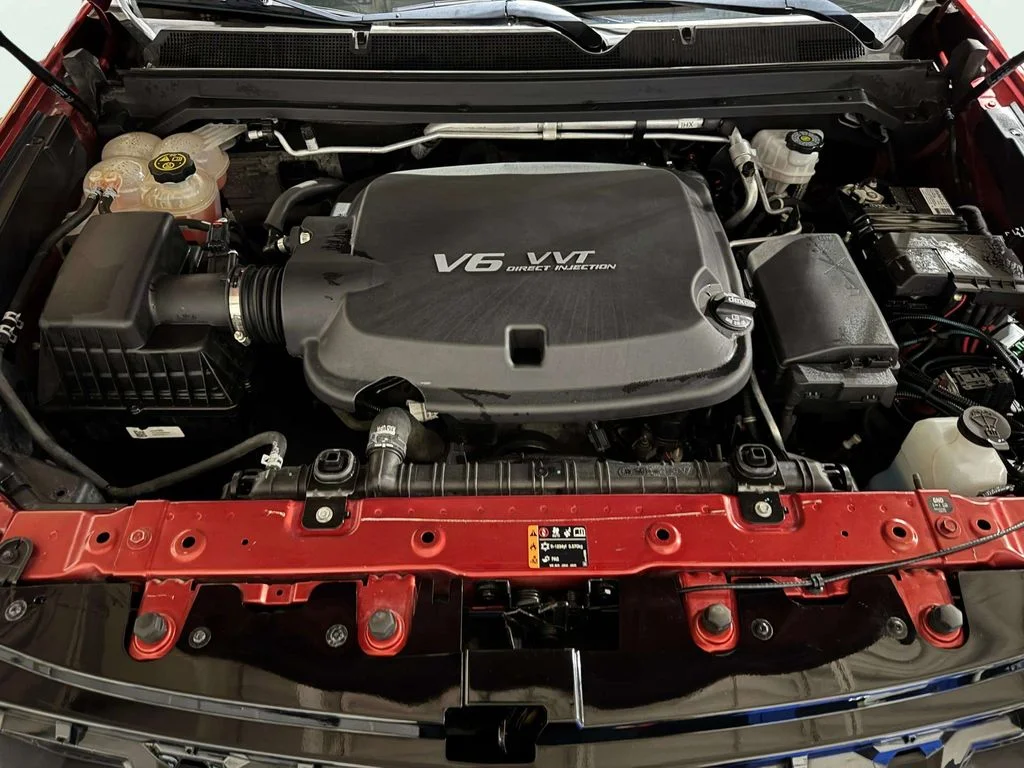 Used 2021 Red Chevrolet ZR2 image 27