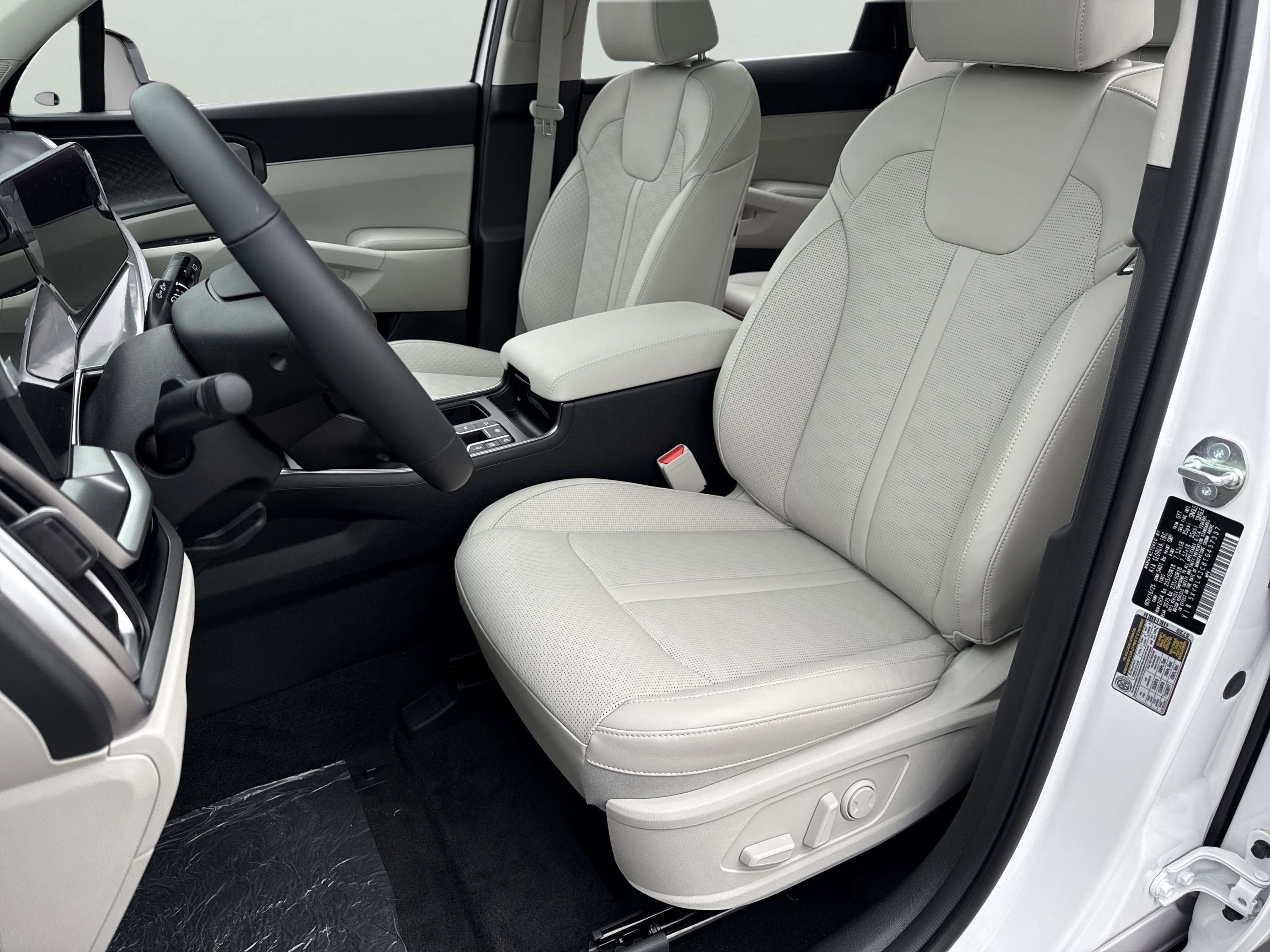 New 2026 Glacial White Pearl Kia S image 18
