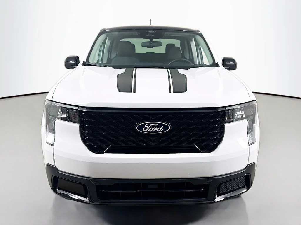 New 2026 Oxford White Ford XLT image 2