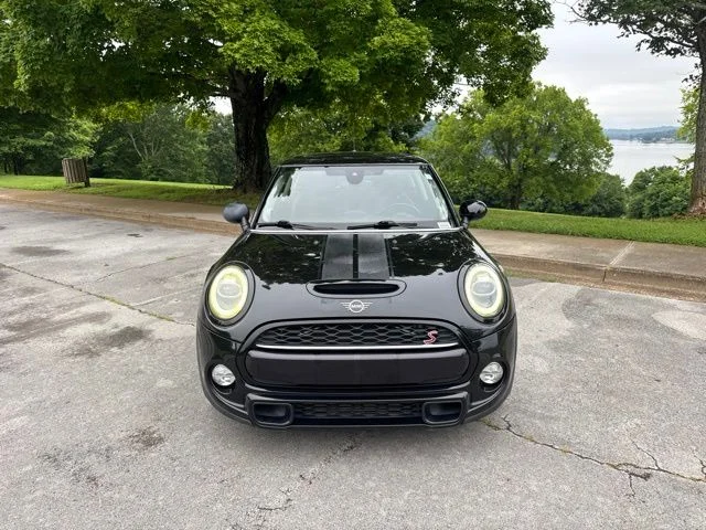 Used 2019 Black MINI Classic image 2