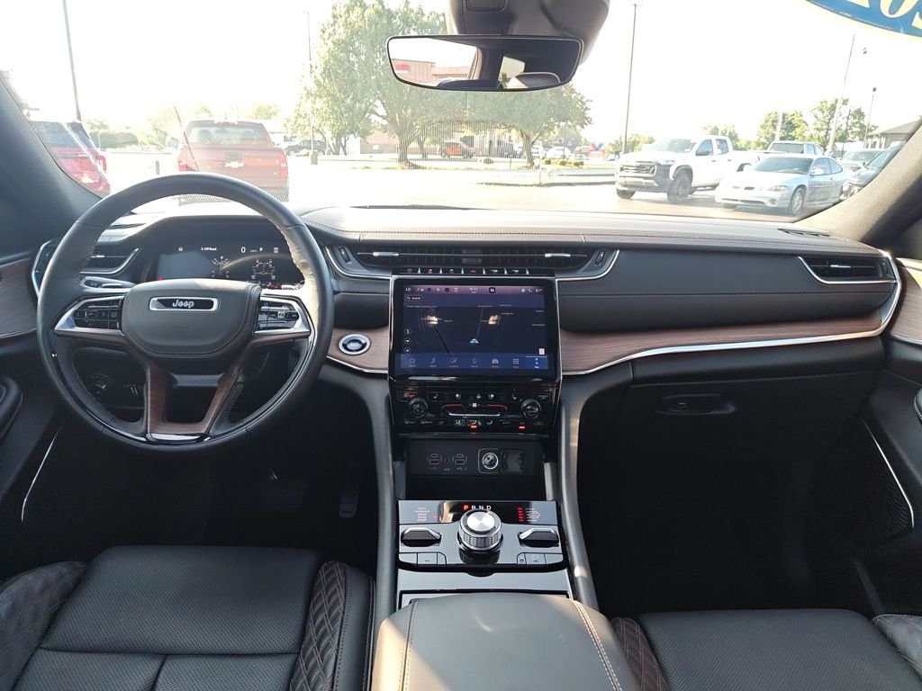 Used 2025 Gray Jeep Summit image 15