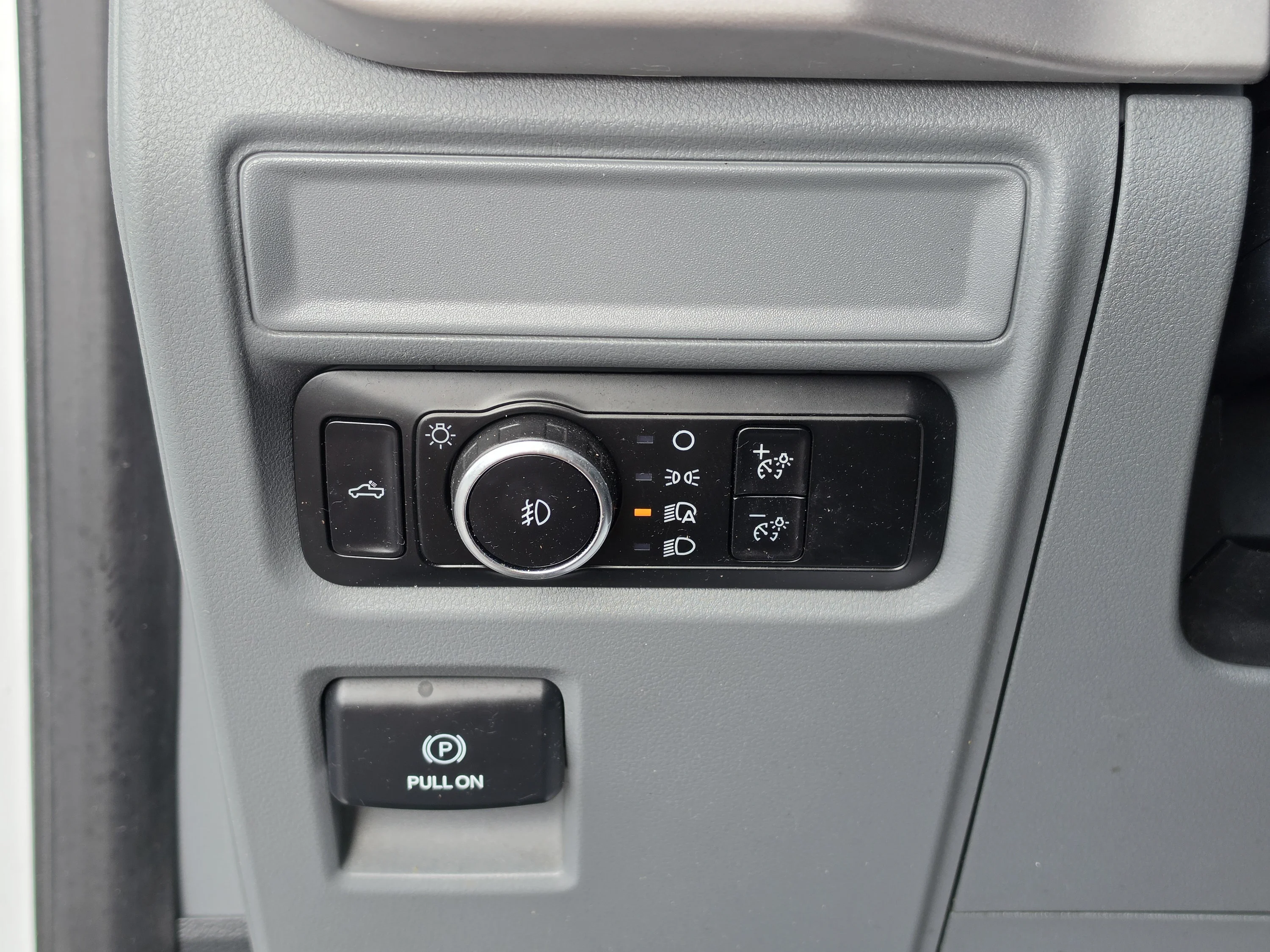 Used 2023 Oxford White Ford XLT image 32