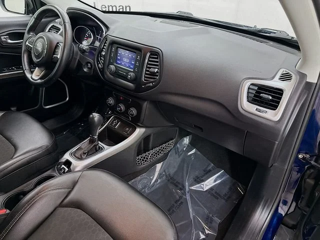 Used 2018 Jazz Blue Pearlcoat Jeep Latitude image 27