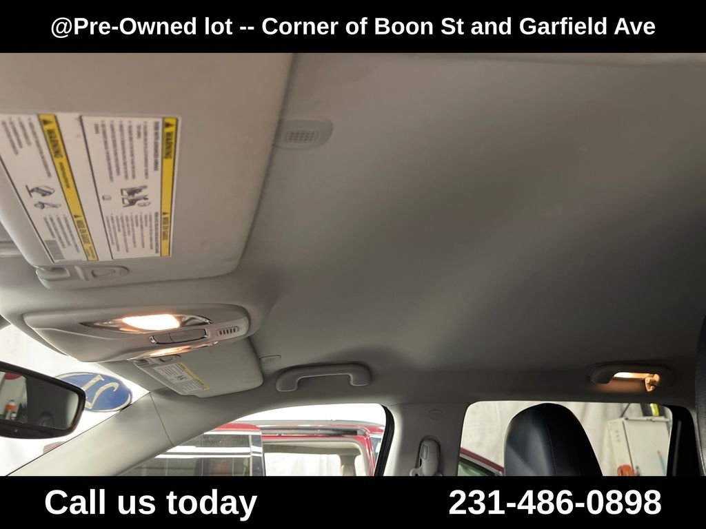 Used 2021 Gray Jeep Latitude image 11
