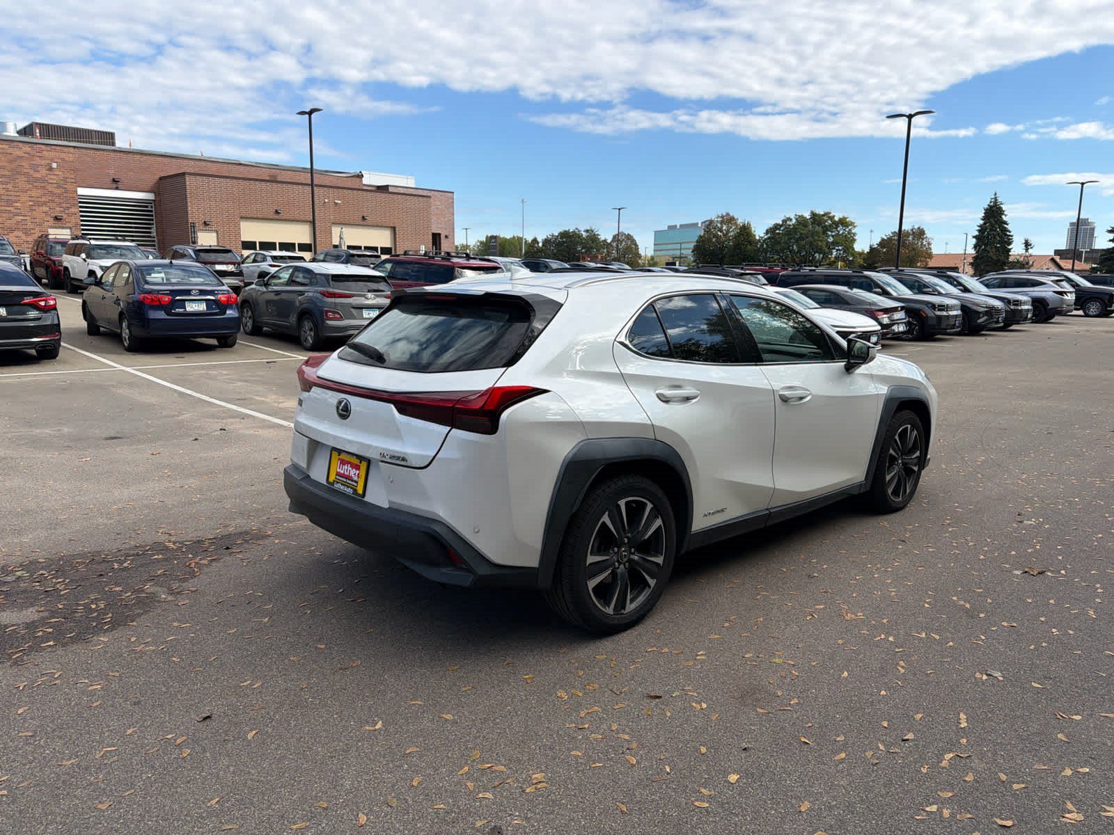 Used 2020 Eminent White Pearl Lexus UX 250h image 2