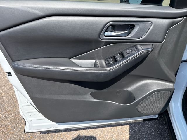 Used 2024 White Nissan SV image 11