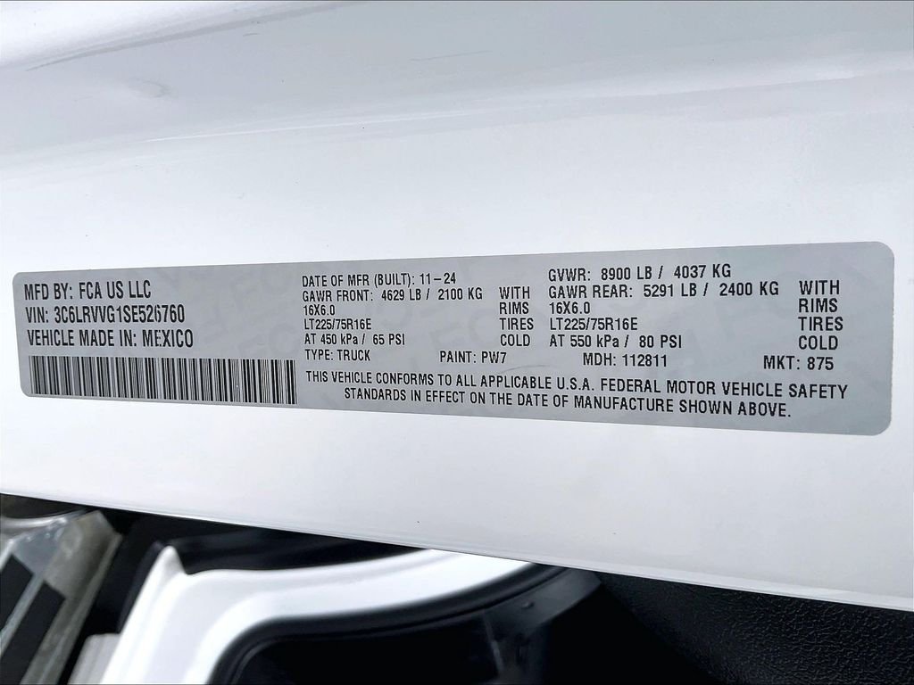 Used 2025 White Ram Base image 34
