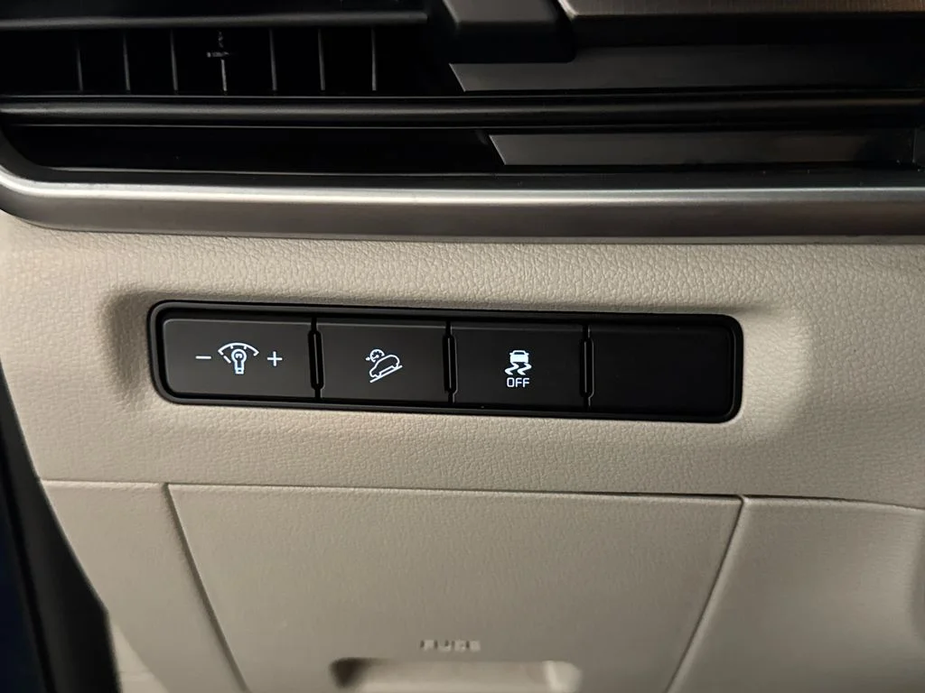 Certified Used 2024 Black Kia S image 17
