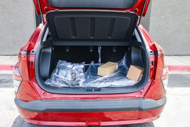 2025 Hyundai Kona EV SEL - Photo 17