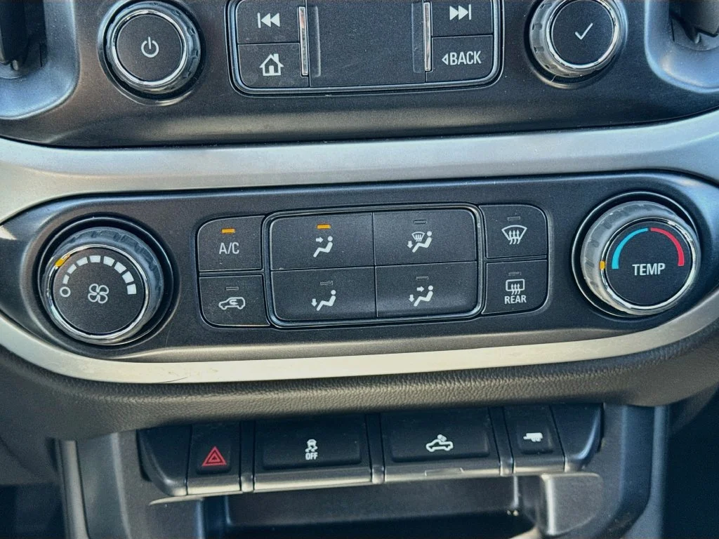 Used 2019 Gray Chevrolet LT image 17
