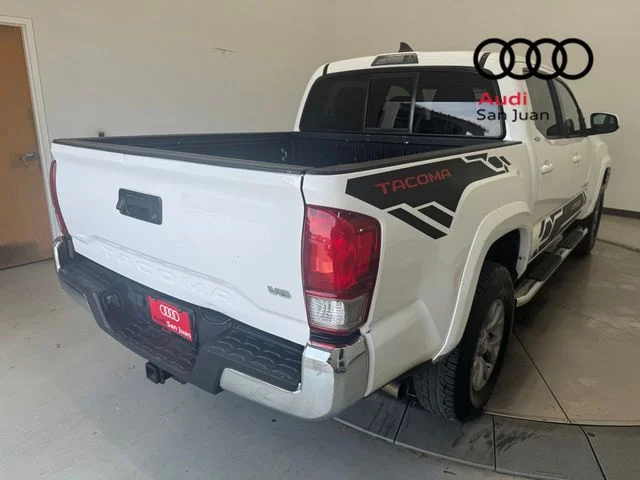 Used 2017 White Toyota SR5 image 36