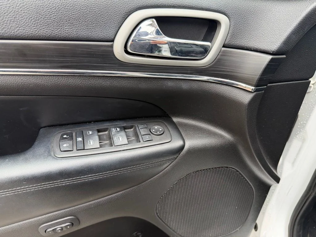 Used 2021 White Jeep Limited image 20