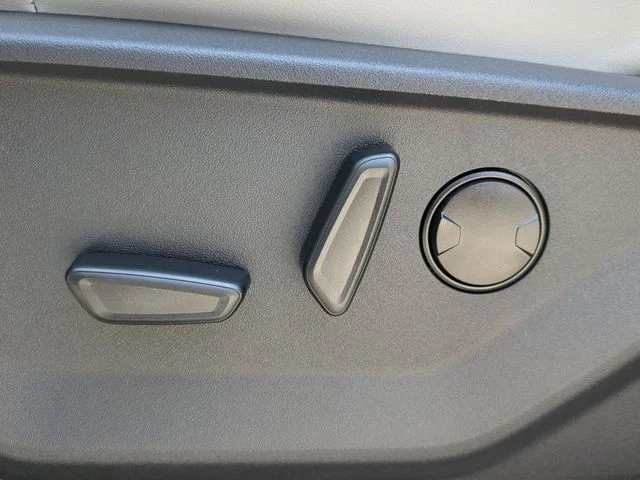 New 2027 Star White Metallic Tri-Coat Ford MAX Platinum image 22