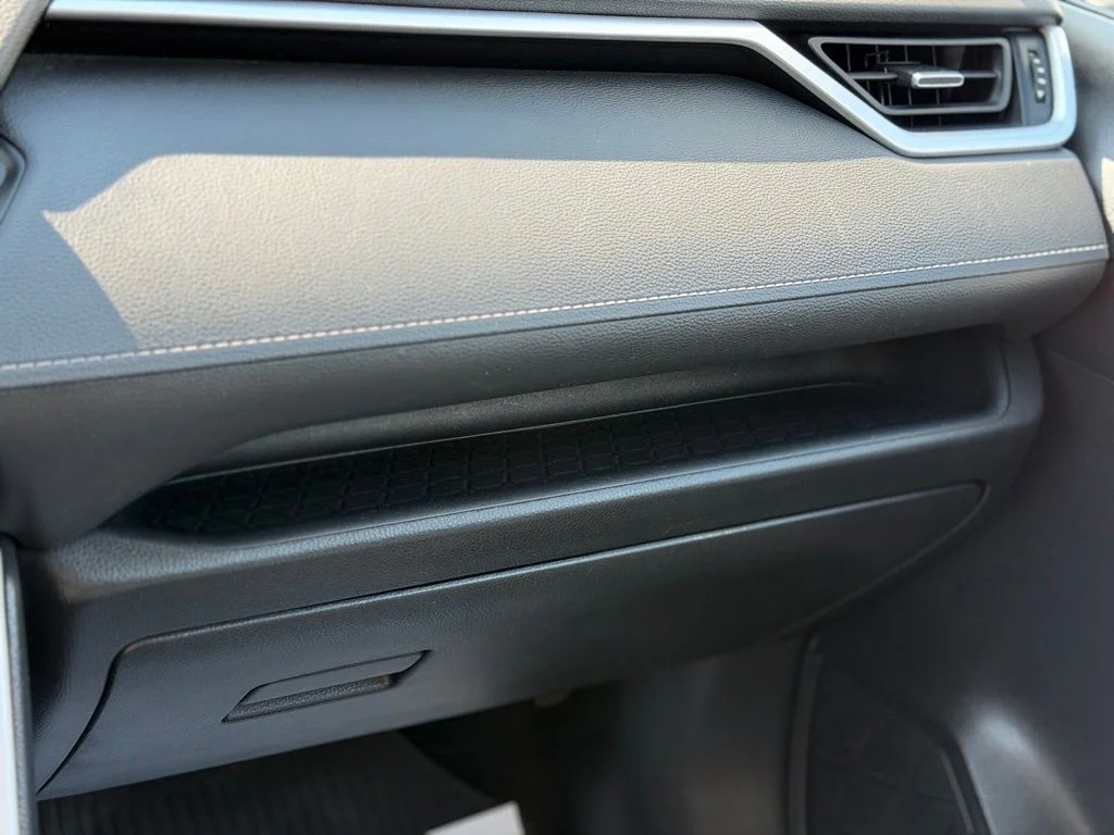 Used 2020 Gray Toyota XLE Premium image 23