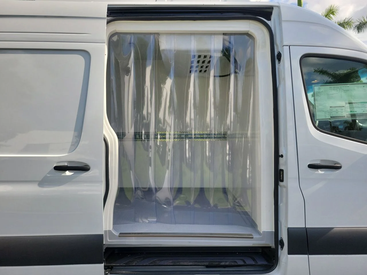 New 2025 Arctic+White Mercedes-Benz Cargo 170 WB image 15