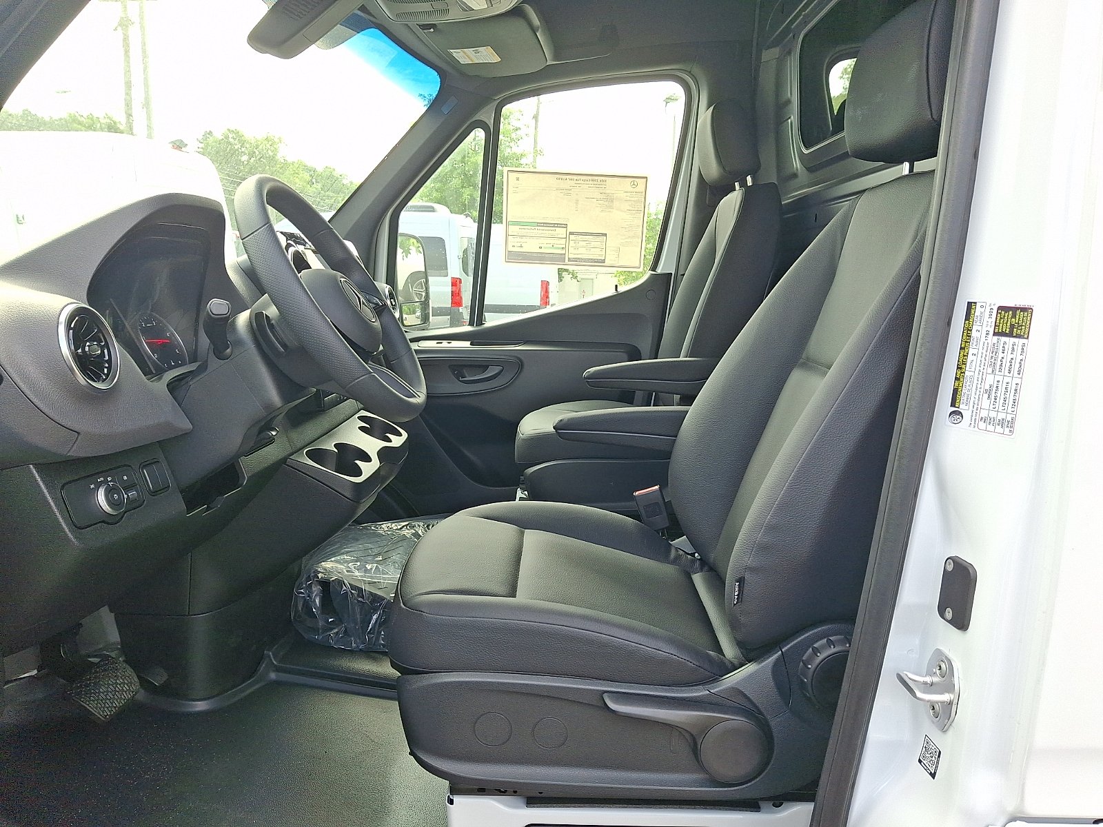 New 2026 Arctic White Mercedes-Benz Cargo 144 WB image 10
