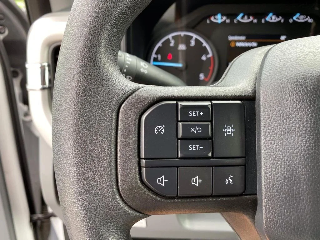 Used 2025 White Ford XLT image 25
