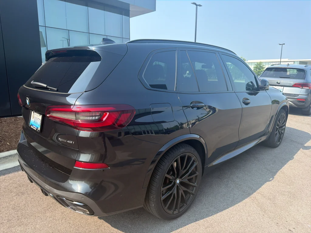 Used 2021 Black Sapphire Metallic BMW xDrive40i image 14