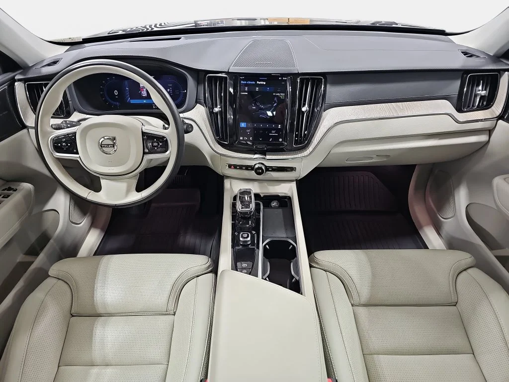 Used 2022 Brown Volvo T8 Inscription image 10