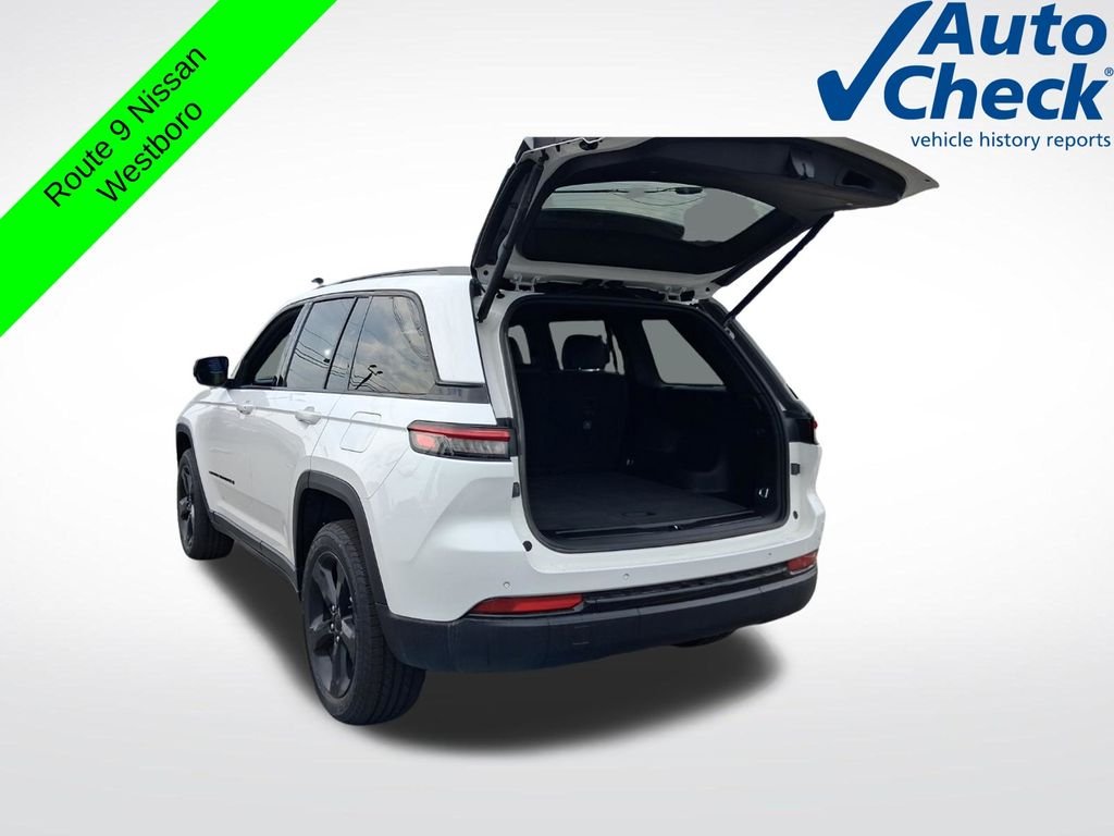 Used 2023 White Jeep Altitude X image 10