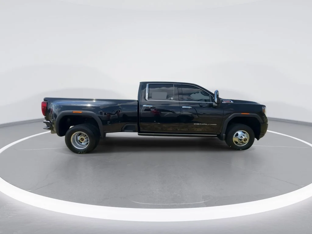 Used 2023 Black GMC Denali image 9