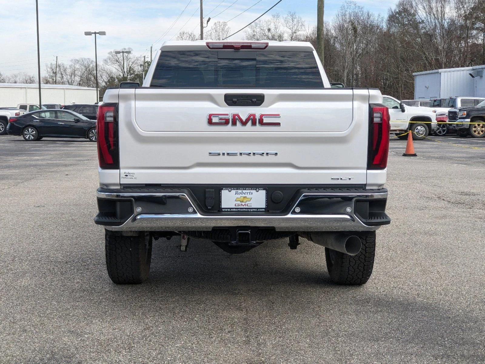 New 2025 White Frost Tricoat GMC SLT image 4