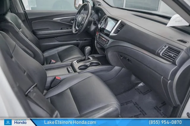 Used 2017 White Diamond Pearl Honda EX-L image 16