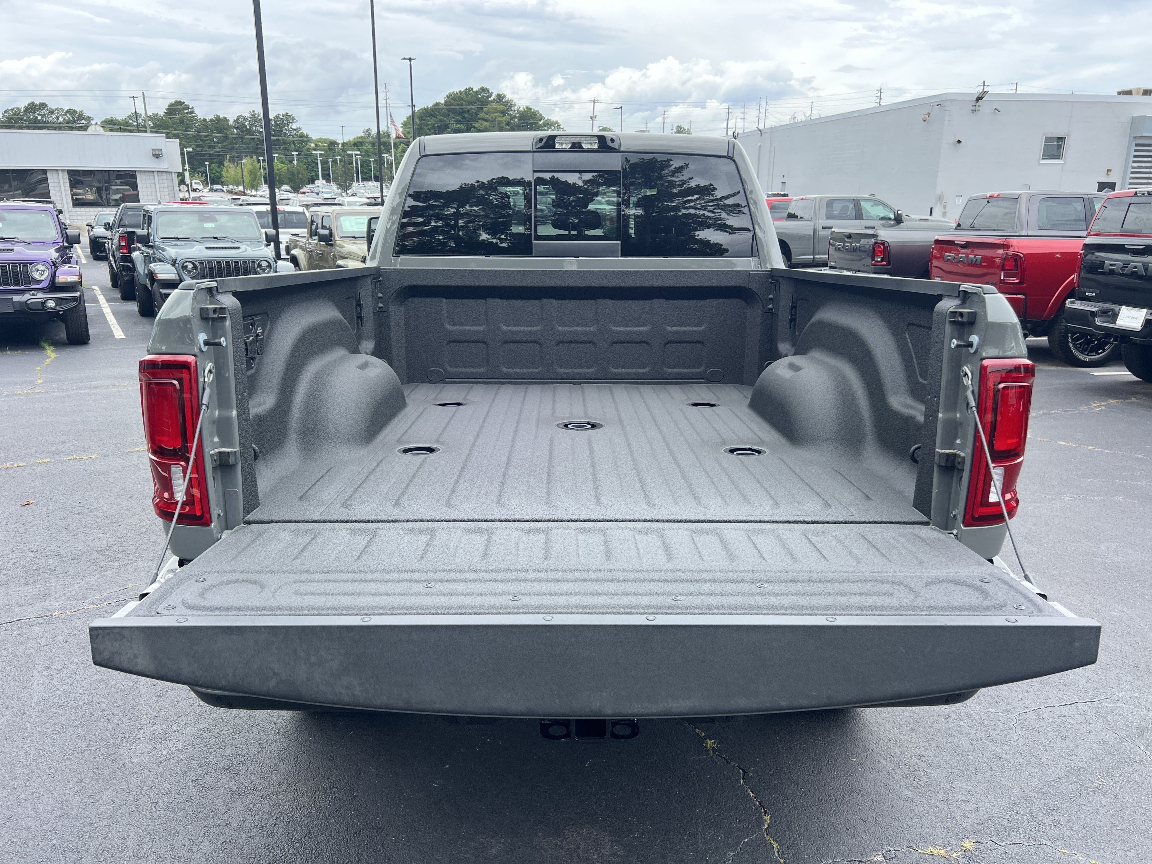 New 2026 Ceramic Gray Clearcoat Ram Limited image 17