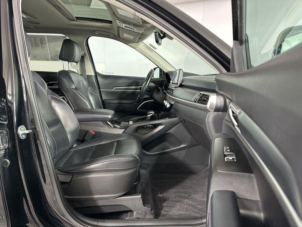 Used 2021 Ebony Black Kia S image 31