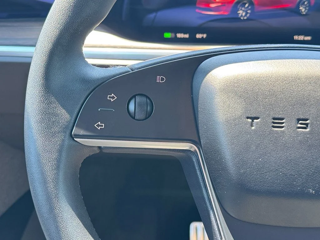 Used 2023  Tesla Base image 9