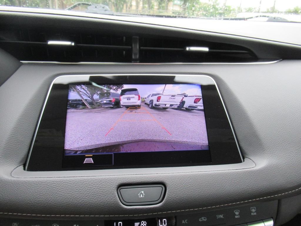Used 2023  Cadillac Luxury image 27