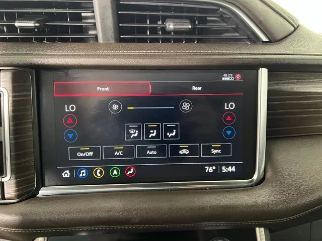 Used 2021 White GMC Denali image 26