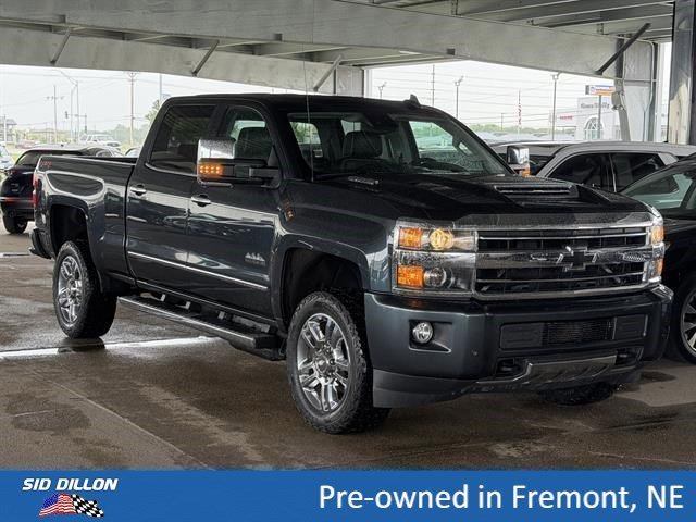 Used 2019 Graphite Metallic Chevrolet High Country image 2