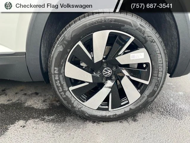 New 2026 White Volkswagen 2.0T SE w/Technology image 6