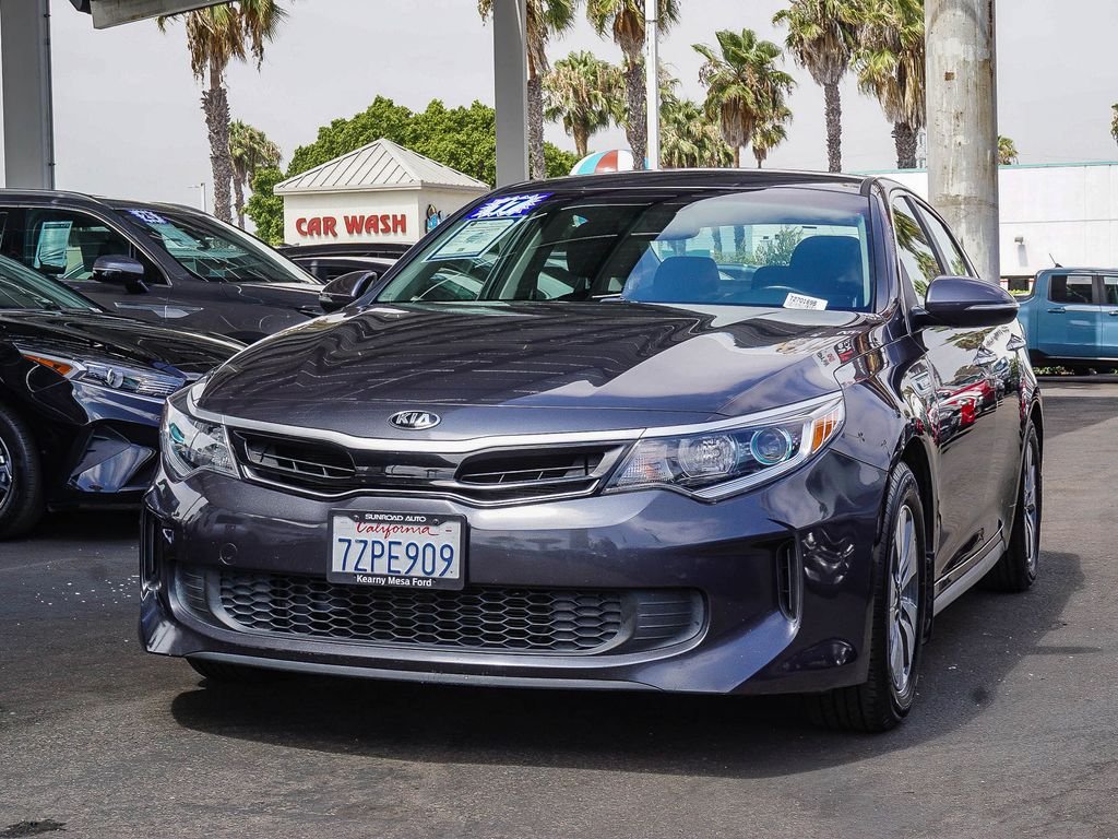 Used 2017 Gray Kia Base image 4
