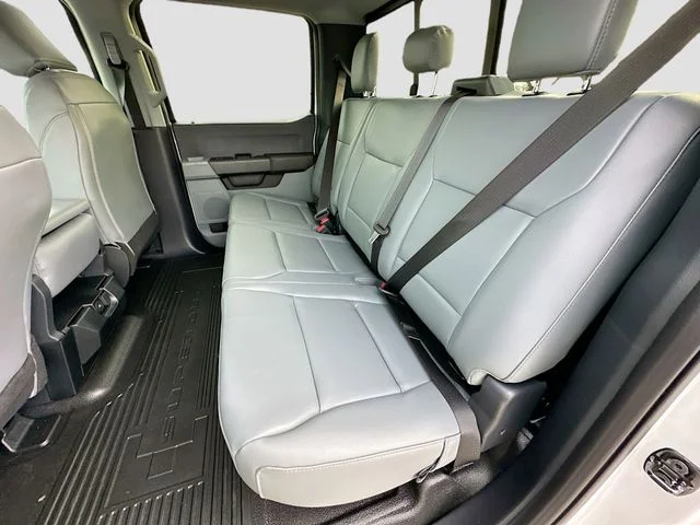 New 2026 Oxford White Ford XL image 16