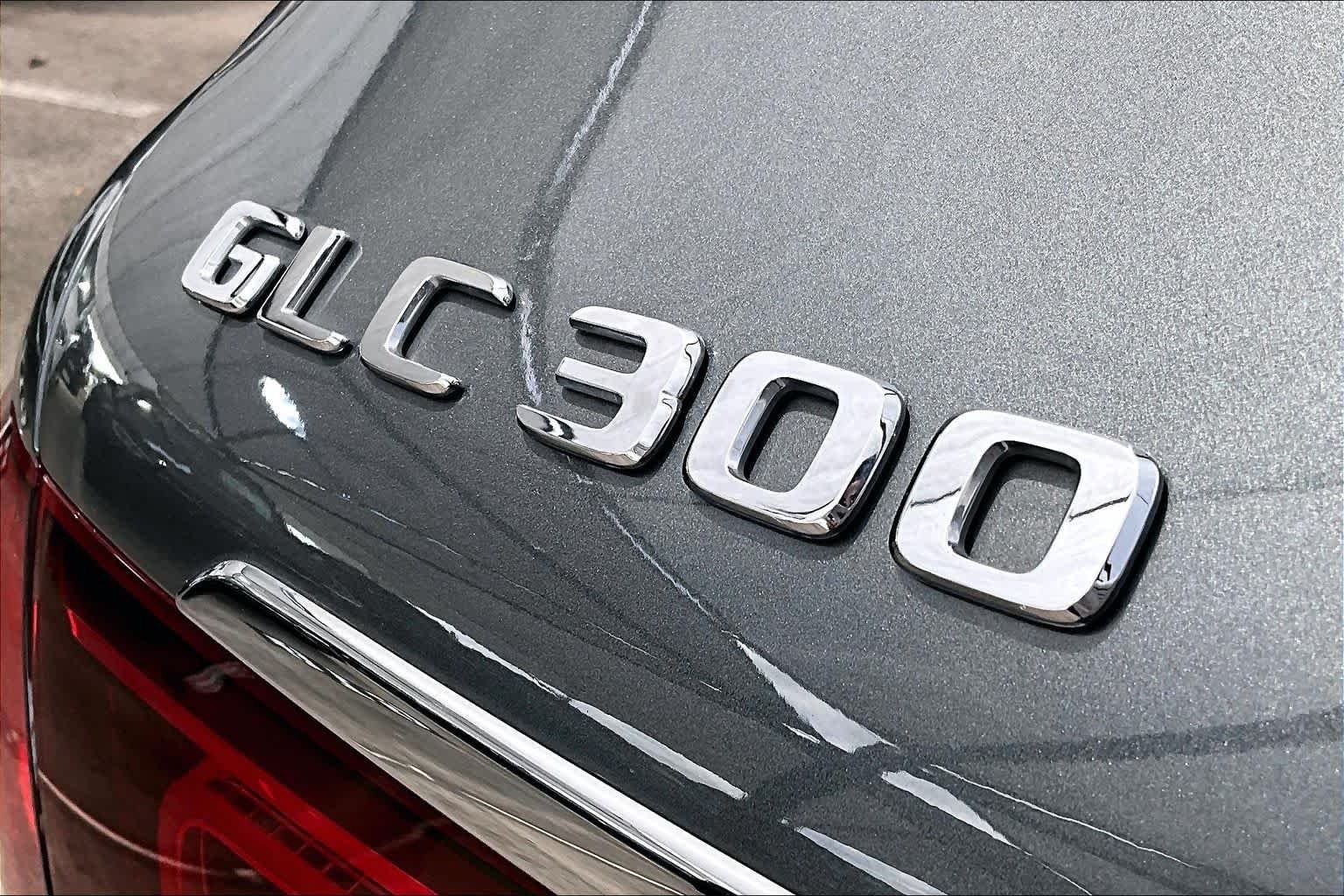 Used 2020 Selenite Grey Metallic Mercedes-Benz GLC 300 image 31