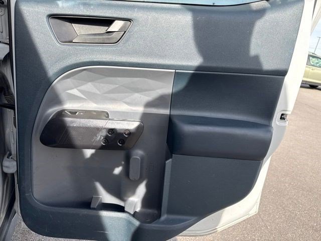 Used 2023 Avalanche Gray Ford Lariat image 14