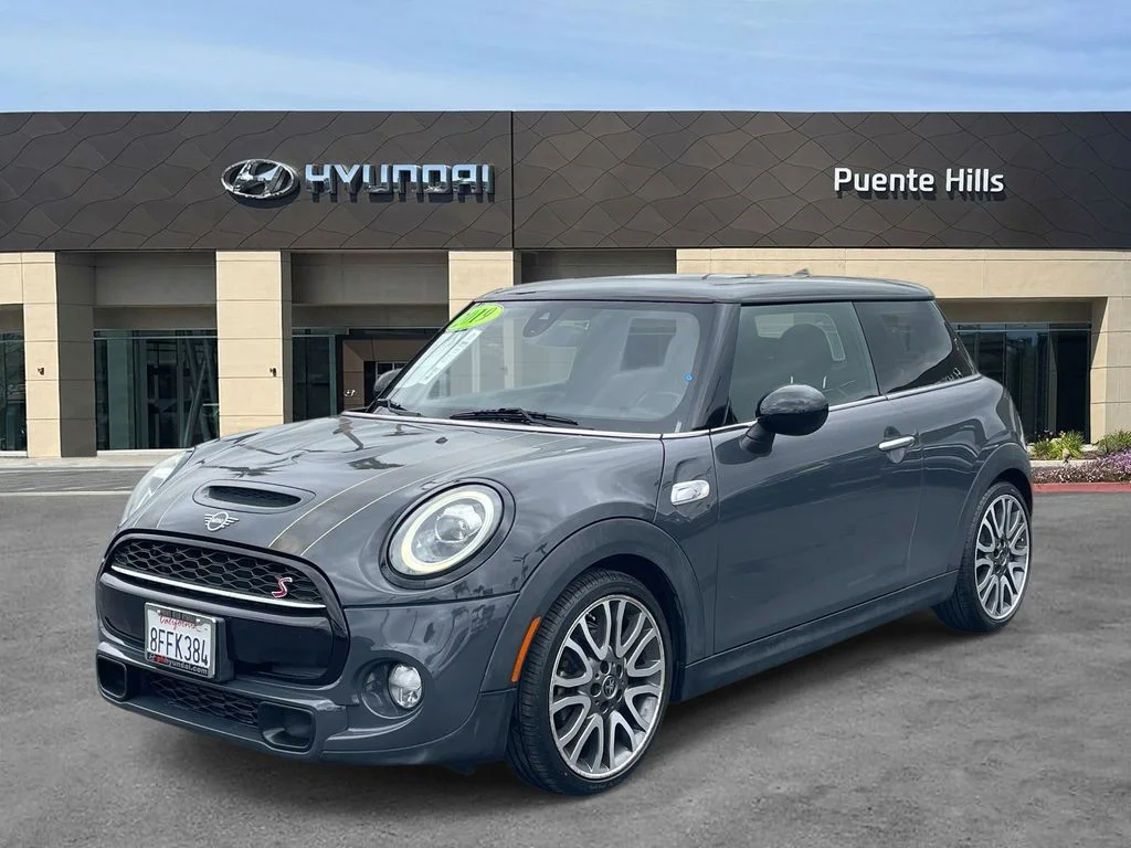 2019 MINI Hardtop Cooper S Signature's photo
