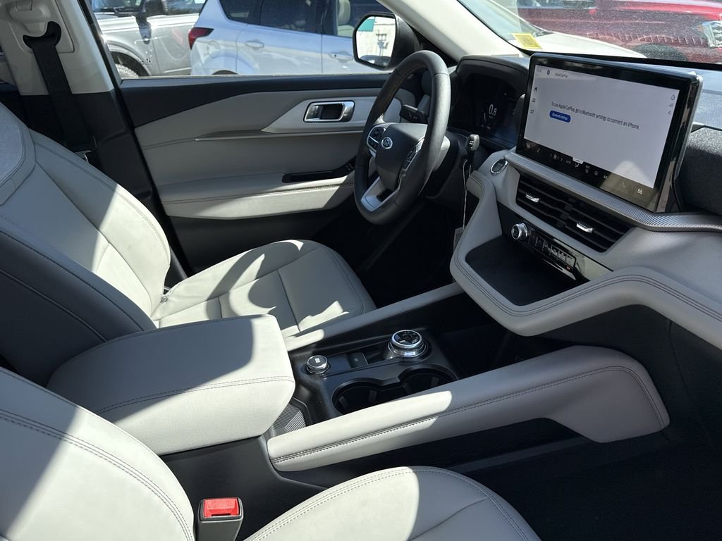 New 2026 Vapor Blue Metallic Ford Active image 29