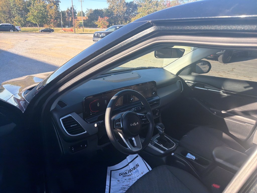 Used 2024 Black Kia LX image 16