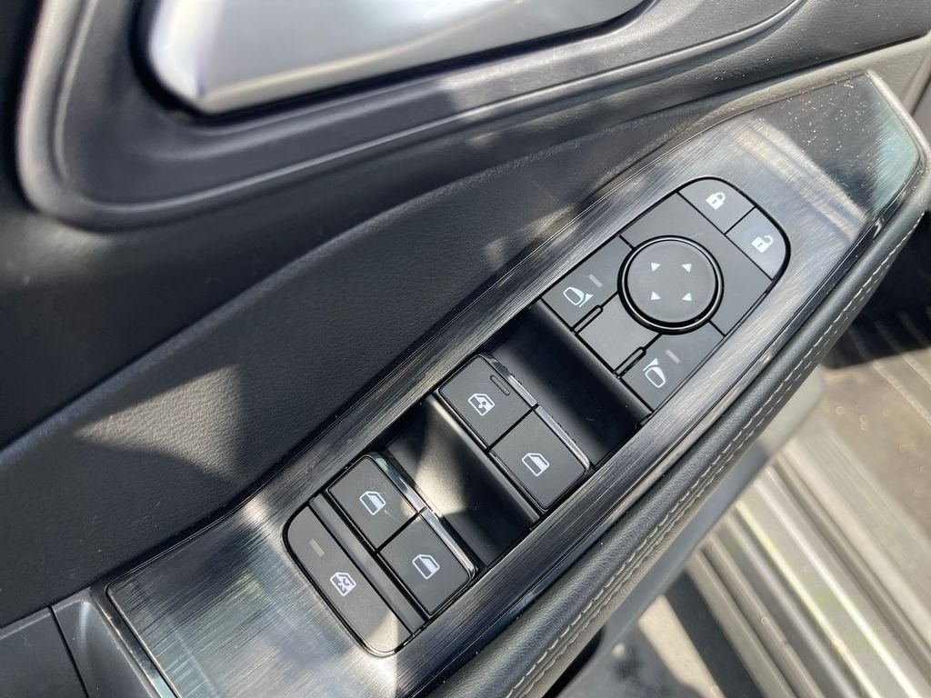 Used 2024 Gray Nissan SV image 11