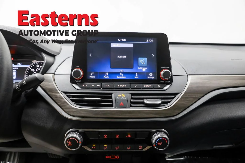 Used 2024 Silver Nissan 2.5 SV image 12