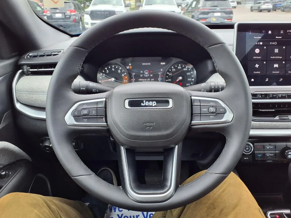 Used 2023 Blue Jeep Latitude image 15