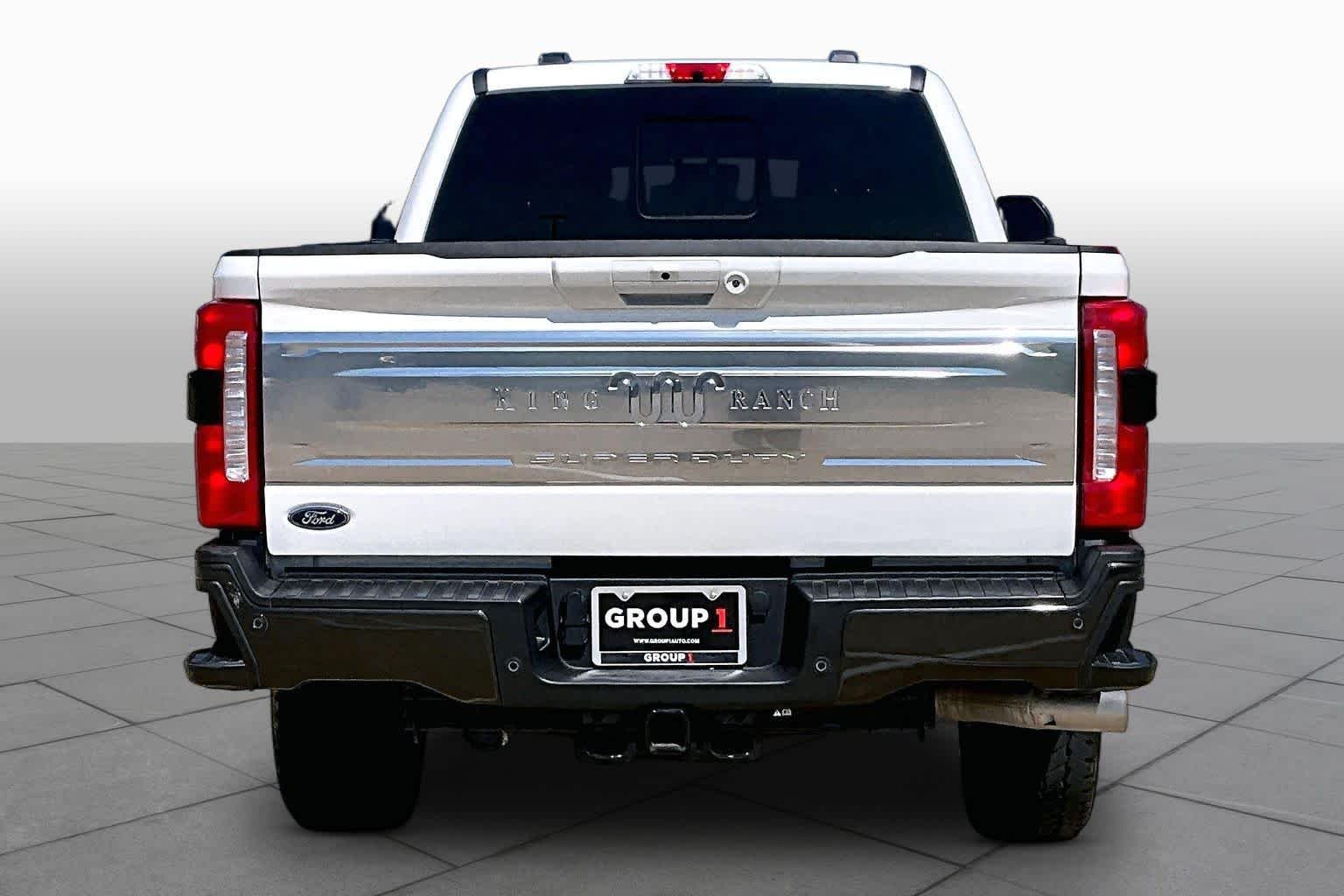 Used 2025 Star White Metallic Tri-Coat/Darkened Bronze Ford King Ranch image 5