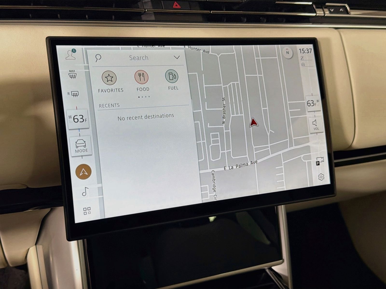 New 2026 Fuji White Land Rover SE image 14